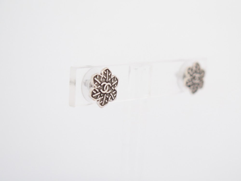 Chanel CC Earstuds
