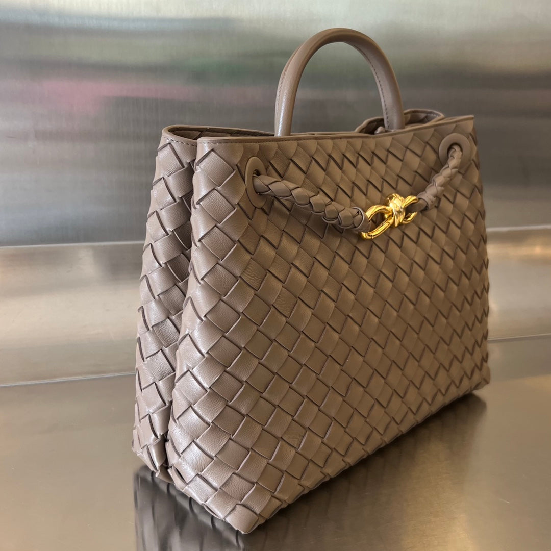 BV MEDIUM ANDIAMO 32CM CHOCOLATE LAMBSKIN House Of Sarah Bags