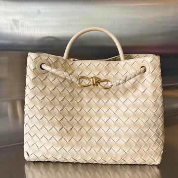 BV MEDIUM ANDIAMO 32CM BEIGE LAMBSKIN House Of Sarah