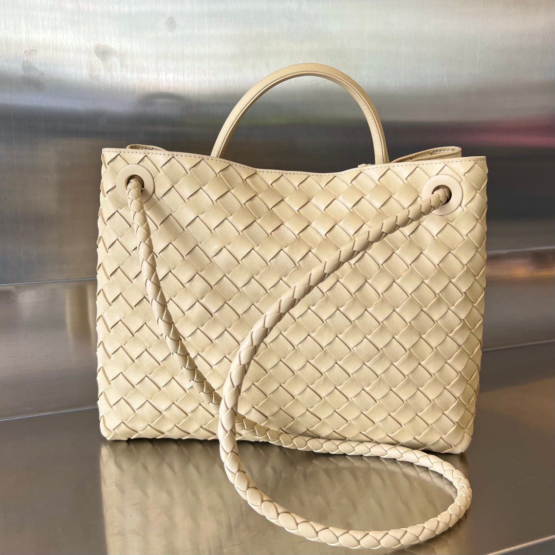BV MEDIUM ANDIAMO 32CM BEIGE LAMBSKIN by House Of Sarah