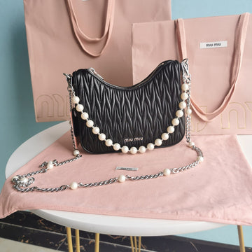 CRYSTAL CHAIN 21 BAG IN BLACK LAMBSKIN By House Of Sarah