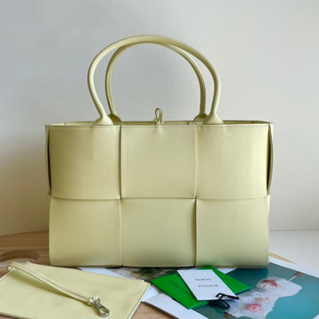 ARCO TOTE 36 IN PALE YELLOW CALFSKIN House Of Sarah