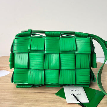 SMALL CASSETTE 23 IN GREEN FRINGED CALFSKIN by House Of Sarah