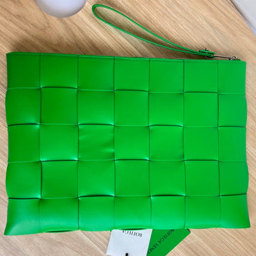 LARGE CASSETTE POUCH 35 IN MALACHITE GREEN CALFSKIN House Of Sarah