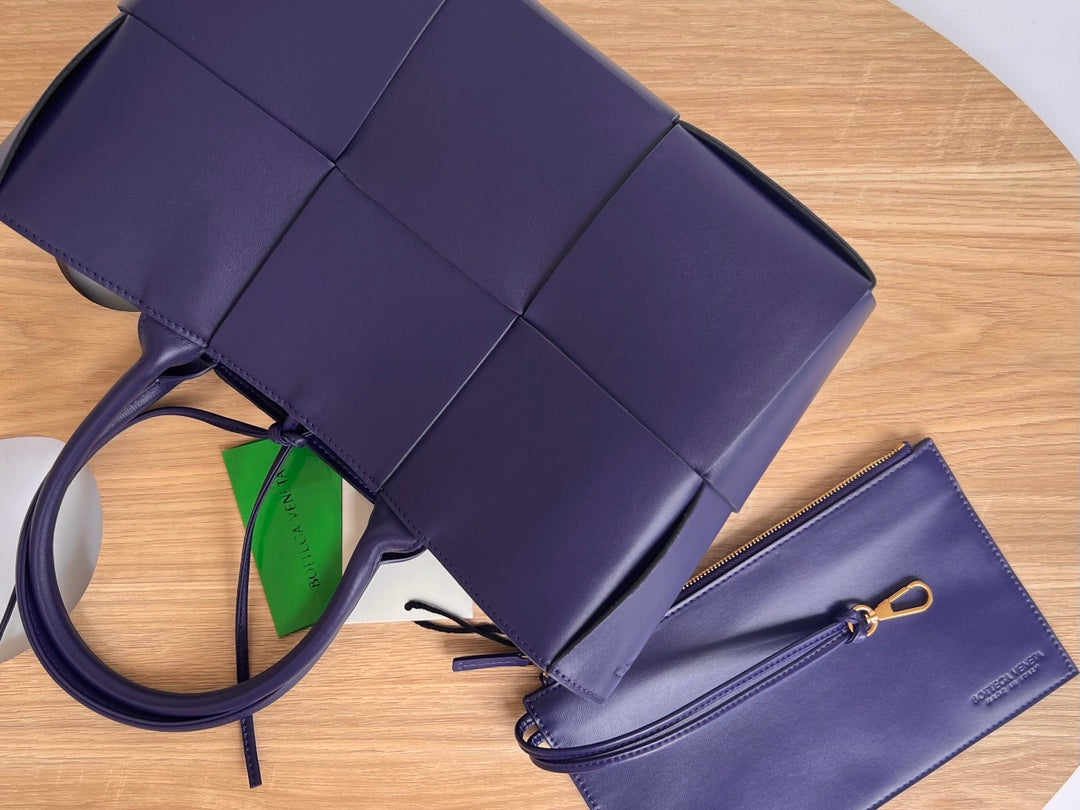 SMALL ARCO TOTE 30 IN EAST BAY PURPLE LAMBSKIN House Of Sarah Bags