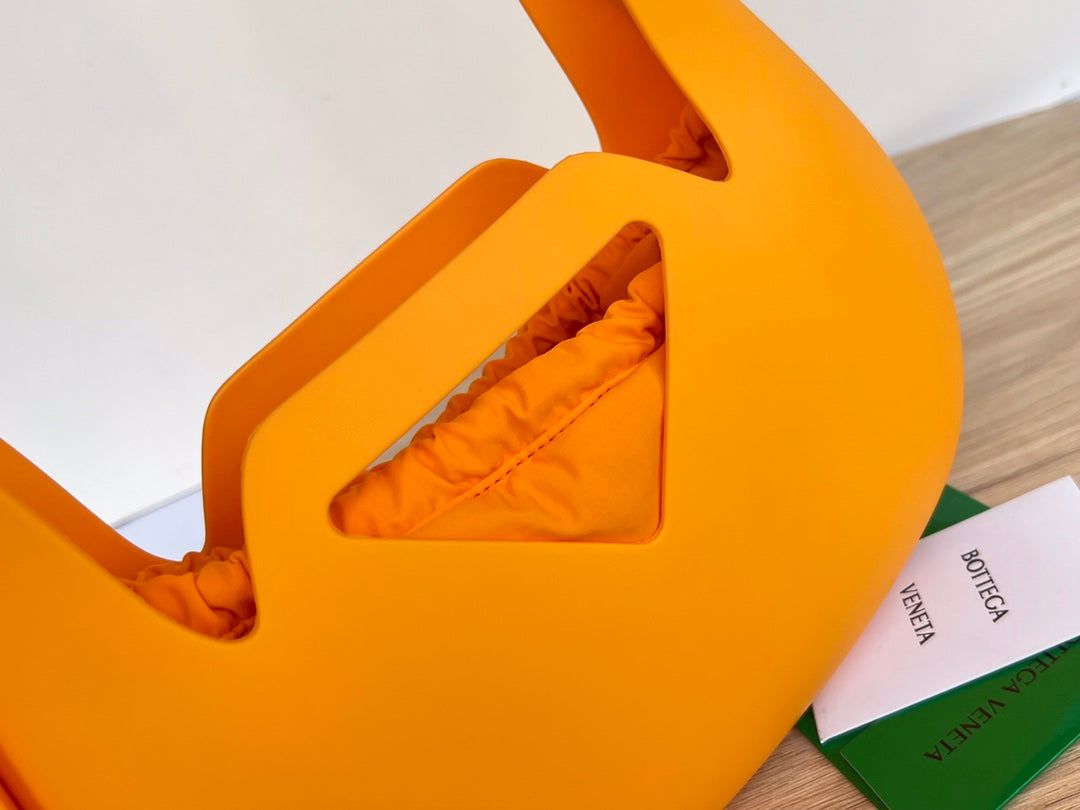 SHOULDER BAG 27 IN ORANGE PEEL RUHouse Of SarahER AND NYLON FABRIC House Of Sarah