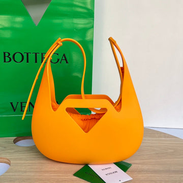 SHOULDER BAG 27 IN ORANGE PEEL RUHouse Of SarahER AND NYLON FABRIC