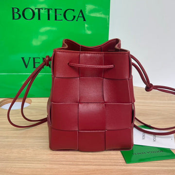 SMALL CASSETTE BUCKET 18 IN BURGUNDY RED CALFSKIN by House Of Sarah