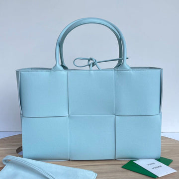 ARCO TOTE 36 IN SKY BLUE CALFSKIN House Of Sarah