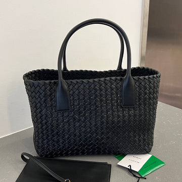 SMALL CABAT 32 IN BLACK LAMBSKIN House Of Sarah
