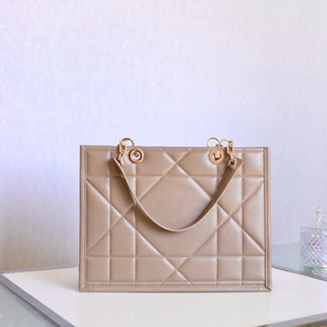 LARGE TOTE BOOK 36 BAG IN BEIGE CREAM CALFSKIN House Of Sarah Bags