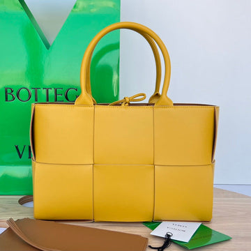 SMALL ARCO TOTE 30 IN TULIP TREE YELLOW LAMBSKIN by House Of Sarah