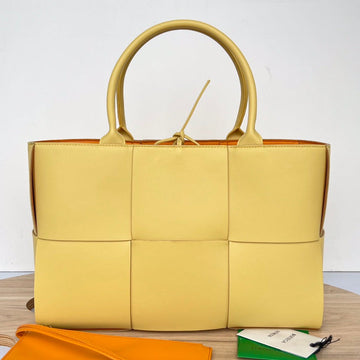 ARCO TOTE 36 IN CHENIN YELLOW CALFSKIN House Of Sarah Bags