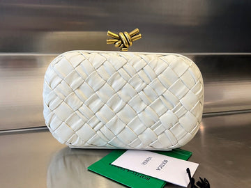 KNOT 19 IN WHITE LAMBSKIN House Of Sarah Bags
