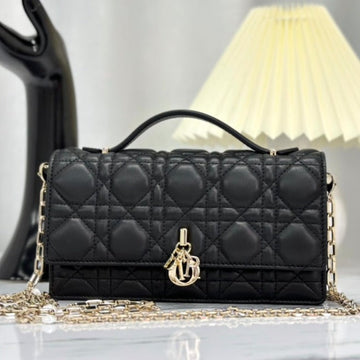 LADY CHAIN BAG 21 IN BLACK LAMBSKIN By House Of Sarah