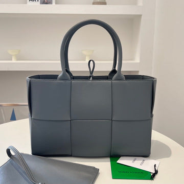 SMALL ARCO TOTE 30 IN TROUT GRAY LAMBSKIN House Of Sarah Bags