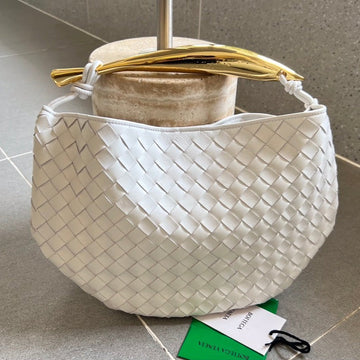 SARDINE 33 WITH CHAIN IN WHITE LAMBSKIN by House Of Sarah
