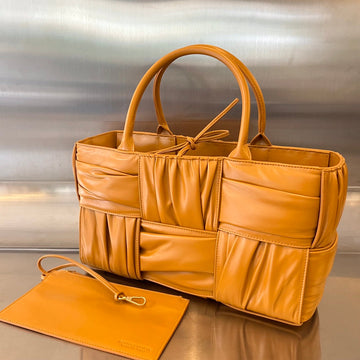 SMALL ARCO TOTE 30 IN PIZAZZ ORANGE SOFT LAMBSKIN House Of Sarah