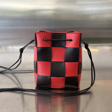 SMALL CASSETTE BUCKET 18 IN RED MIX BLACK CALFSKIN House Of Sarah Bags