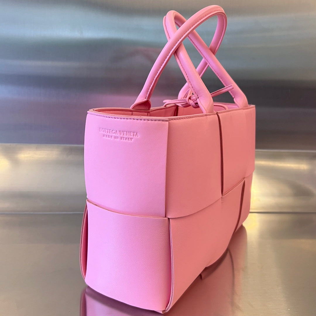 SMALL ARCO TOTE 30 IN WEWAK PINK LAMBSKIN by House Of Sarah