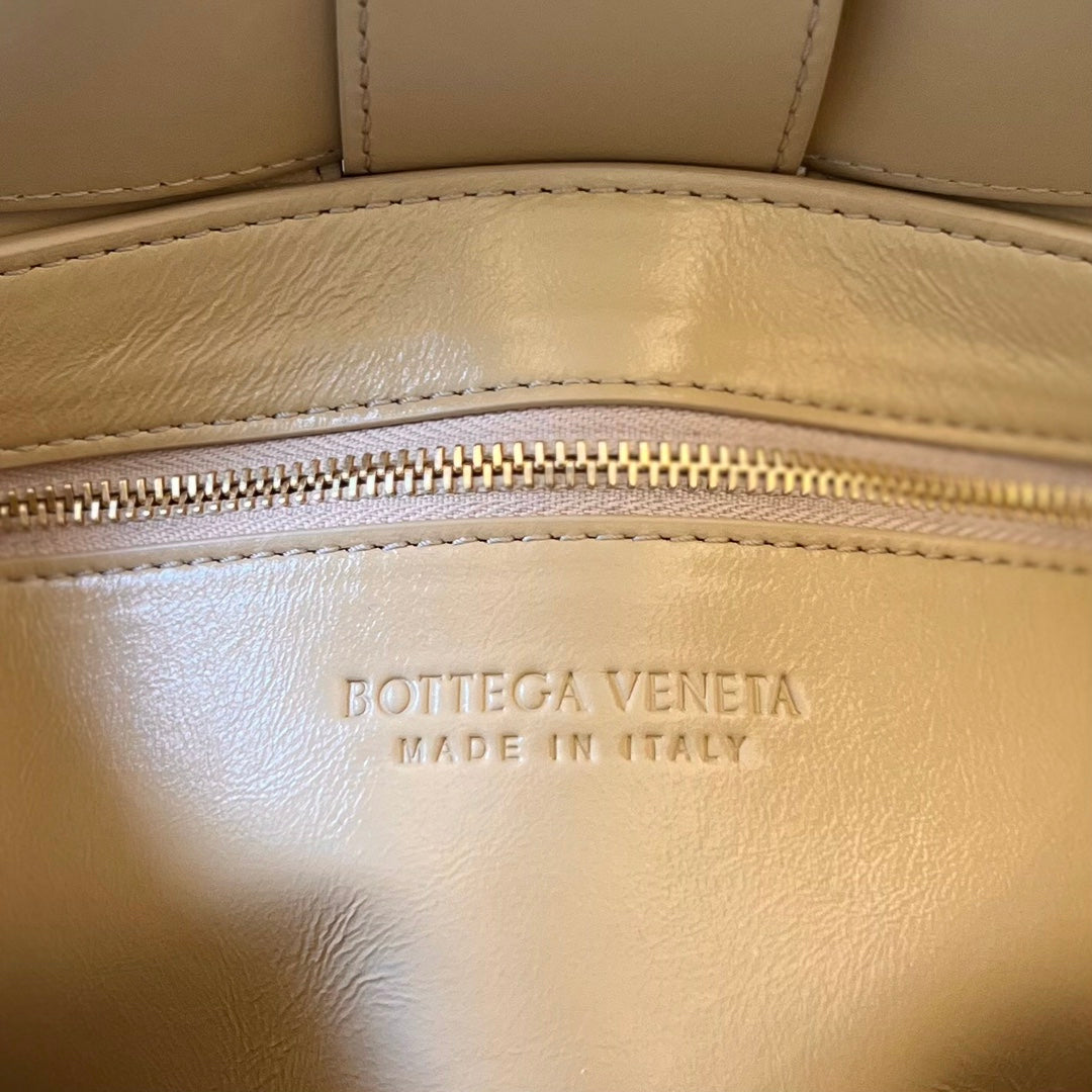 CASSETTE 28 IN BLOND BEIGE SOFT LAMBSKIN House Of Sarah Bags