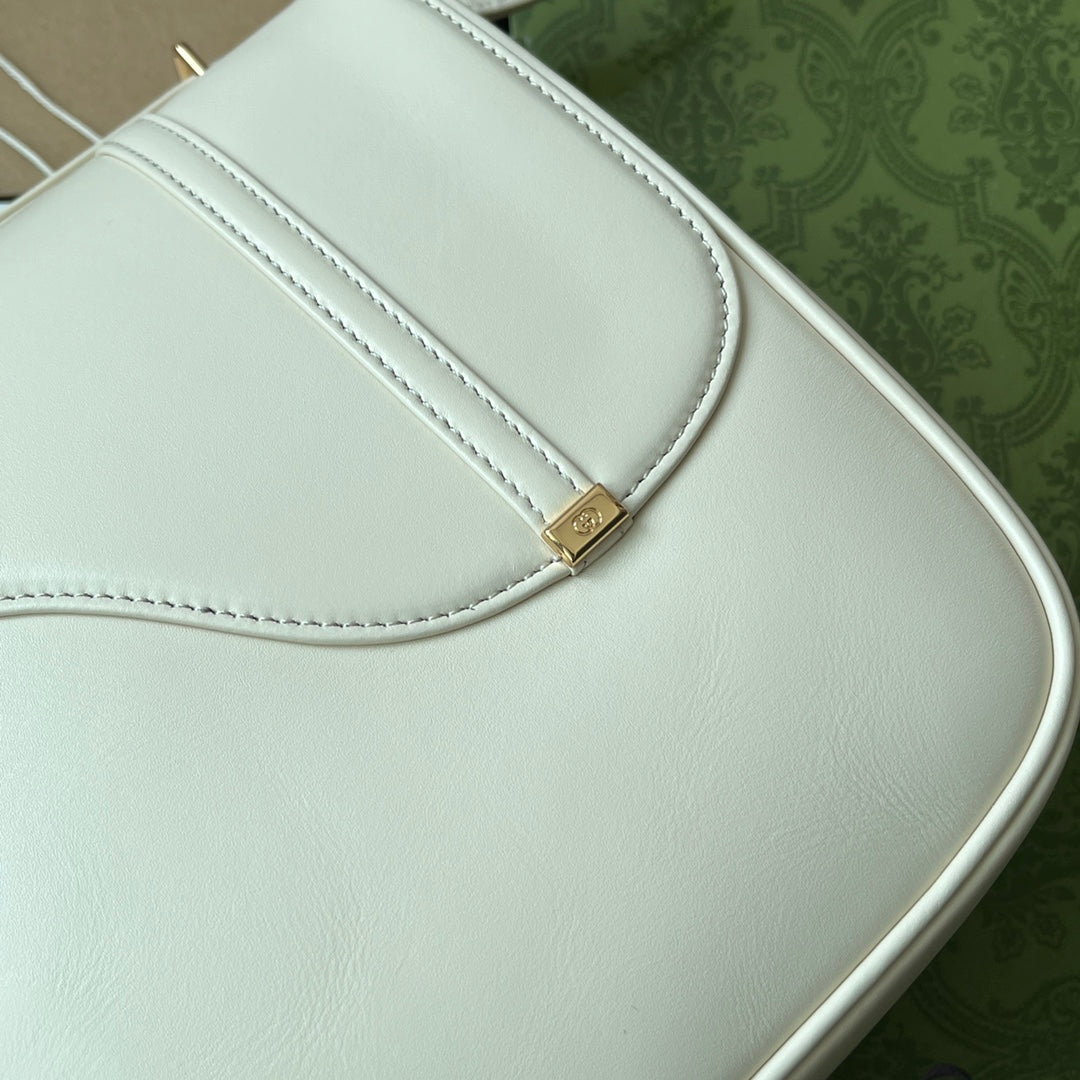 EQUESTRIAN SHOULDER BAG 21 IN WHITE CALFSKIN GOLD HARDWARE