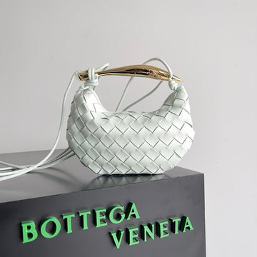 SARDINE 20 WITH CHAIN IN WHITE LAMBSKIN by House Of Sarah