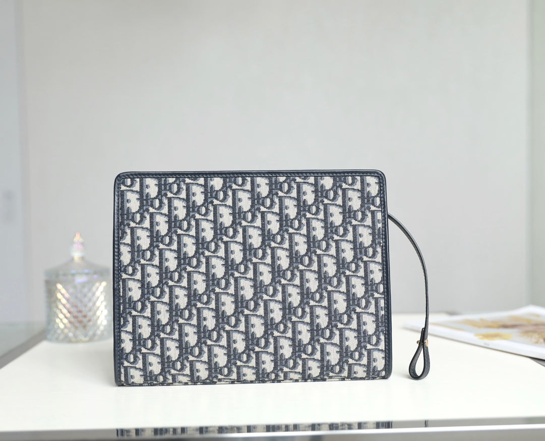 BOOK TOTE 26 IN BLUE OBLIQUE JACQUARD House Of Sarah