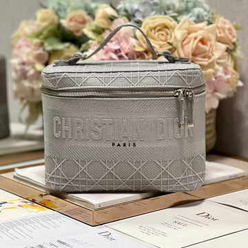 SMALL 25 TRAVEL VANITY CASE WITH SHOULDER STRAP DOVE GRAY House Of Sarah