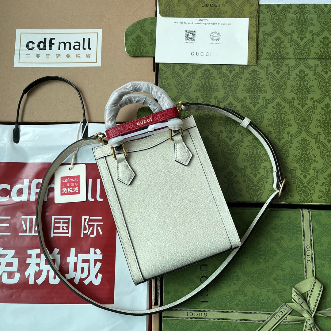 DIANA TOTE BAG 19 IN WHITE LAMBSKIN WITH BAMBOO HANDLE House Of Sarah