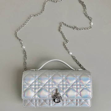 LADY 21 CHAIN BAG IN SILVER LAMBSKIN House Of Sarah