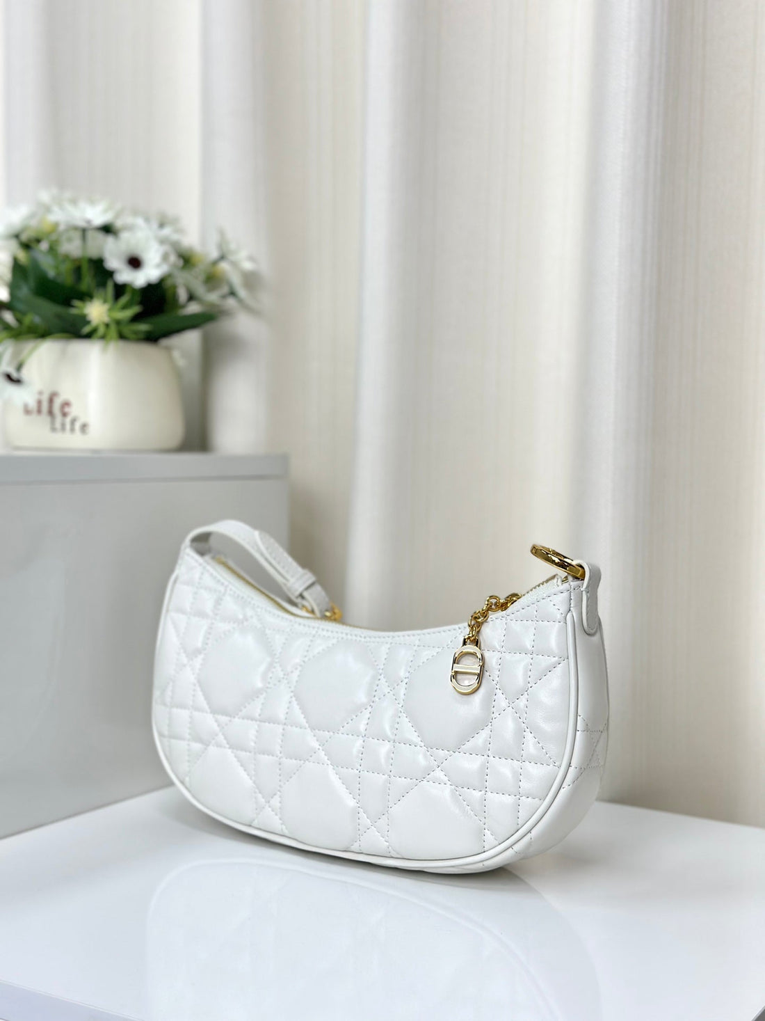 CD LOUNGE 26 BAG IN WHITE LAMBSKIN By House Of Sarah
