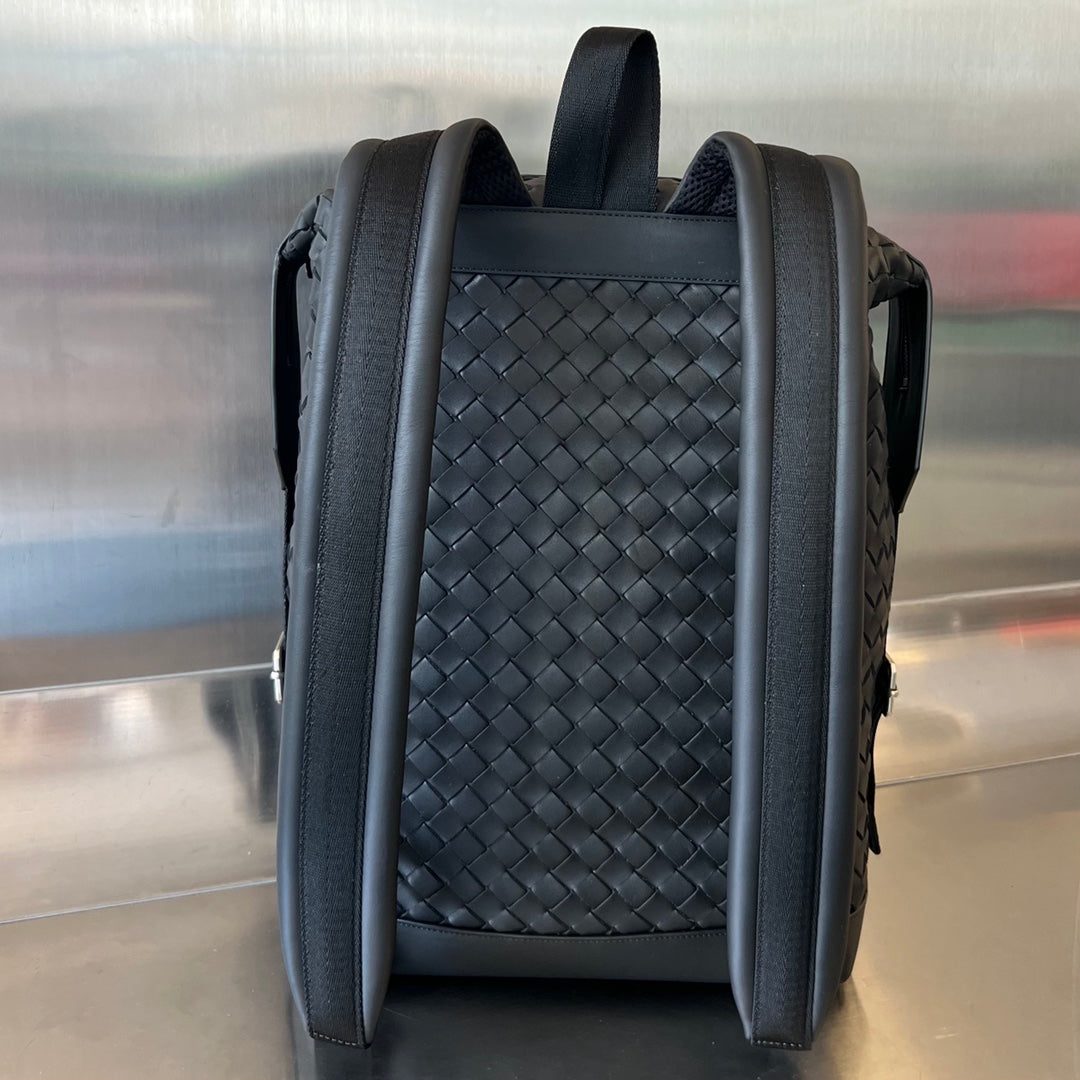 BACKPACK 42 IN BLACK CALFSKIN by House Of Sarah