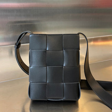 PHONE BAG 18 IN BLACK LAMBSKIN House Of Sarah