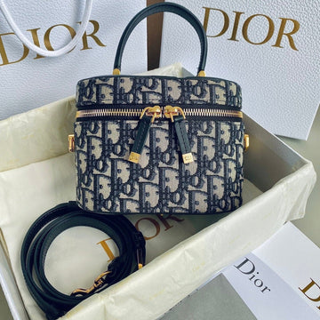 SIGNATURE VANITY 16 IN BLUE OBLIQUE JACQUARD House Of Sarah Bags