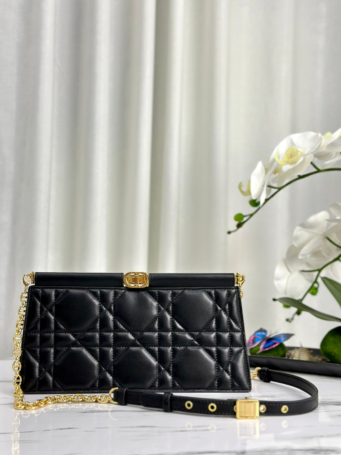 CHAIN CLUTCH 27 BAG IN BLACK LAMBSKIN By House Of Sarah