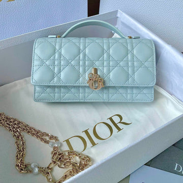 LADY 21 CHAIN BAG IN LIGHT BLUE LAMBSKIN House Of Sarah