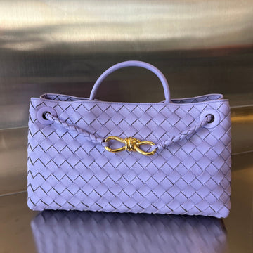 SMALL ANDIAMO 29 IN LIGHT PURPLE LAMBSKIN by House Of Sarah