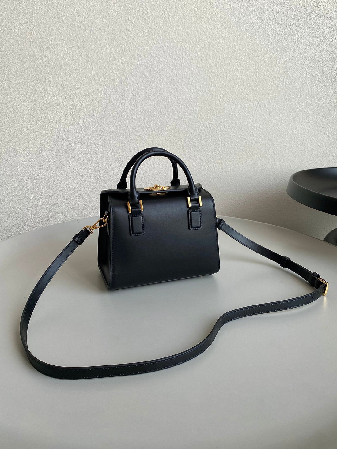 BOSTON 20 HANDBAG IN BLACK CALFSKIN House Of Sarah
