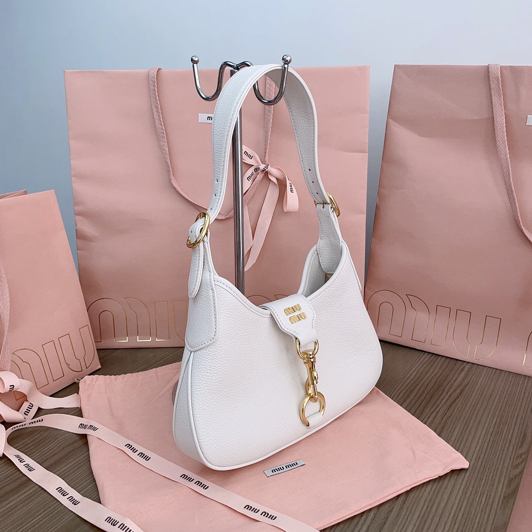 HOBO SHOULDER BAG 29 IN WHITE CALFSKIN GOLD HARDWARE House Of Sarah