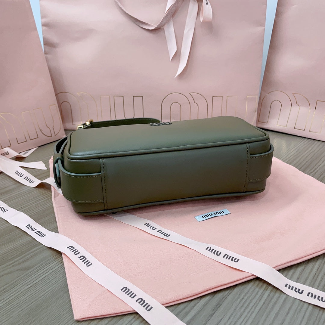 BAGUETTE BAG 24 IN KELP GREEN CALFSKIN House Of Sarah Bags