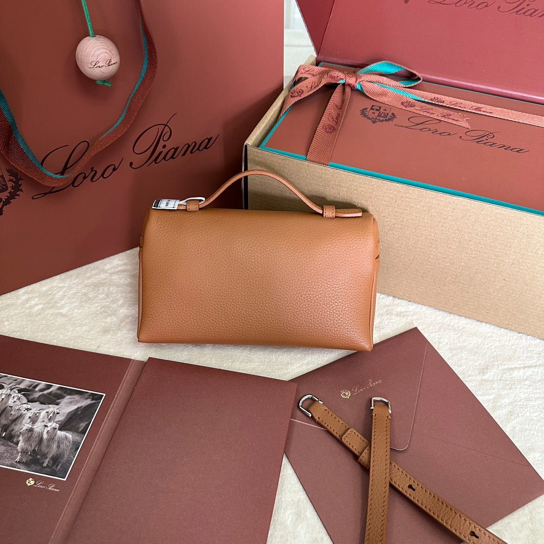 EXTRA POCKET L19 IN BRONZE BROWN CALFSKIN WITH SILVER HARDWARE House Of Sarah