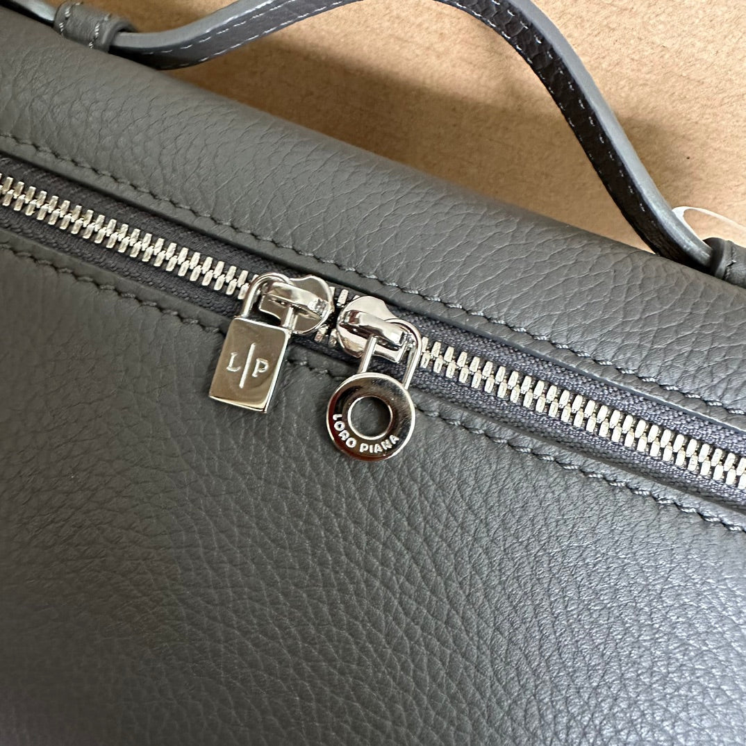 EXTRA POCKET L19 IN BLACK GRAINED CALFSKIN WITH SILVER HARDWARE House Of Sarah Bags