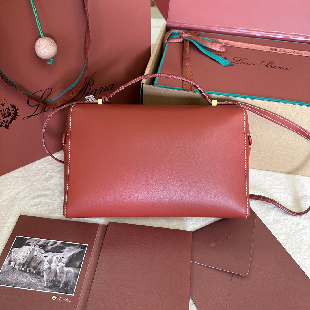 EXTRA BAG L27 IN MARS RED SMOOTH CALFSKIN WITH GOLD HARDWARE House Of Sarah