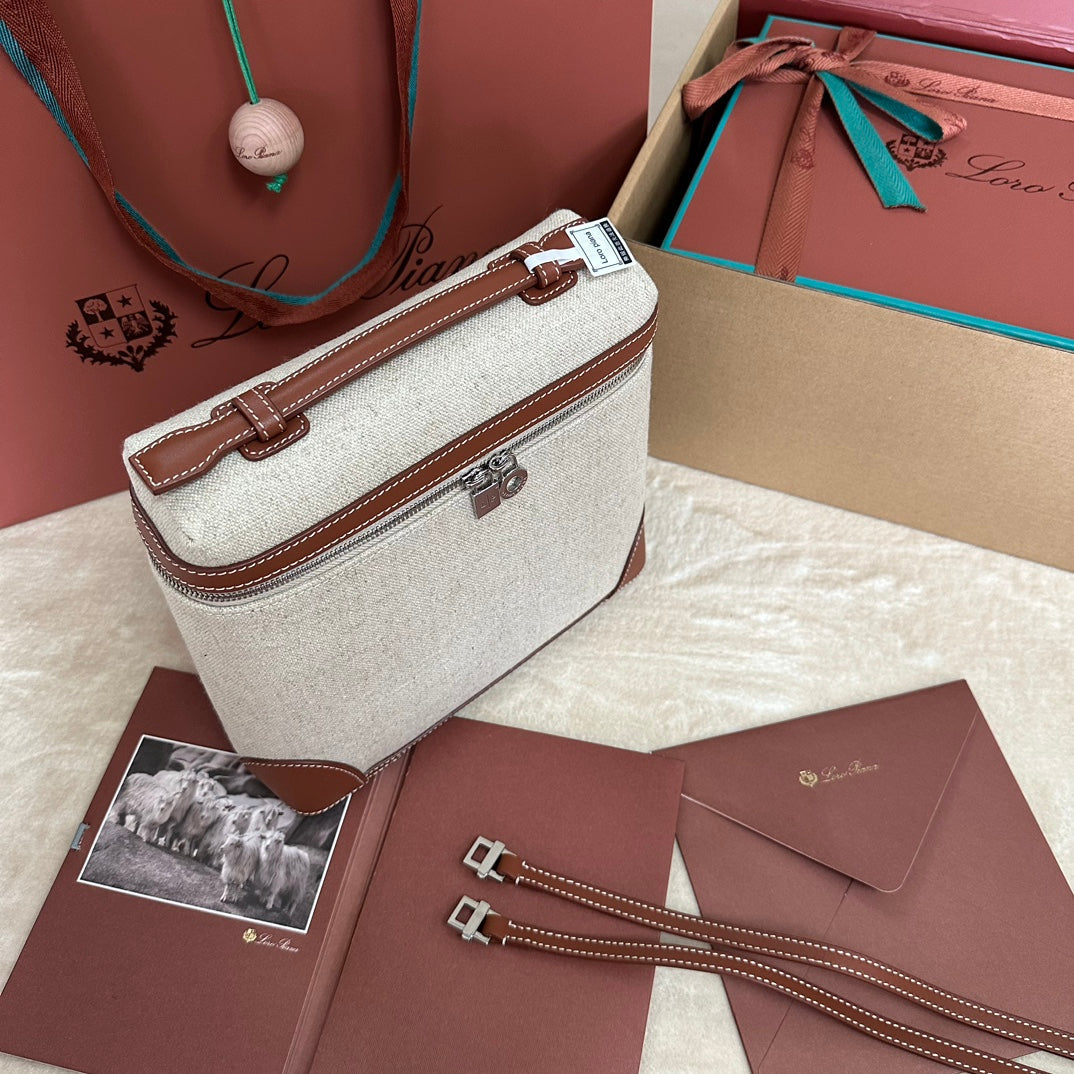 EXTRA POCKET BACKPACK L23.5 IN WHITE CANVAS AND BRONZE BROWN CALFSKIN by House Of Sarah