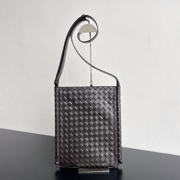 LARGE 35 FLAT LOOP IN BLACK CALFSKIN House Of Sarah
