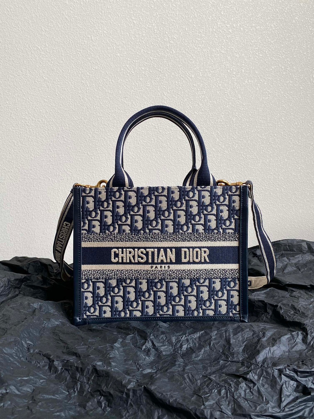 MINI BOOK TOTE 26 BLUE OBLIQUE EMBROIDERY House Of Sarah Bags