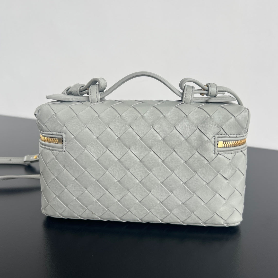 BANG BANG 22 VANITY CASE IN GREY COIN CALFSKIN House Of Sarah