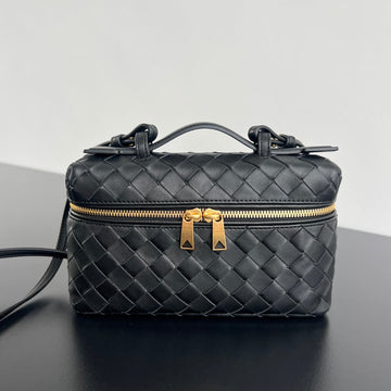 BANG BANG 22 VANITY CASE IN BLACK CALFSKIN House Of Sarah