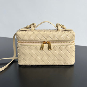BANG BANG 22 VANITY CASE IN BEIGE CREAM CALFSKIN House Of Sarah Bags